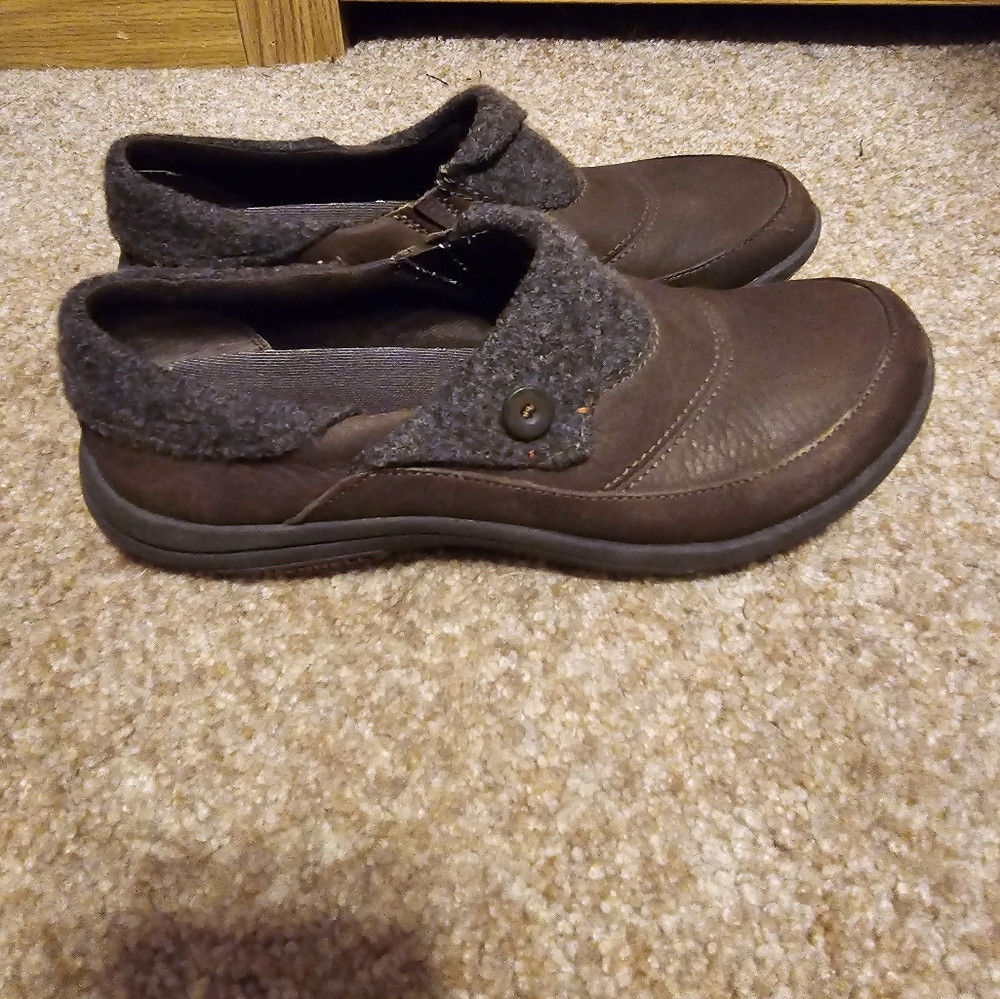 Merrel Dassie Fold Brown Bracken Button Leather Slip On Shoes Size 9